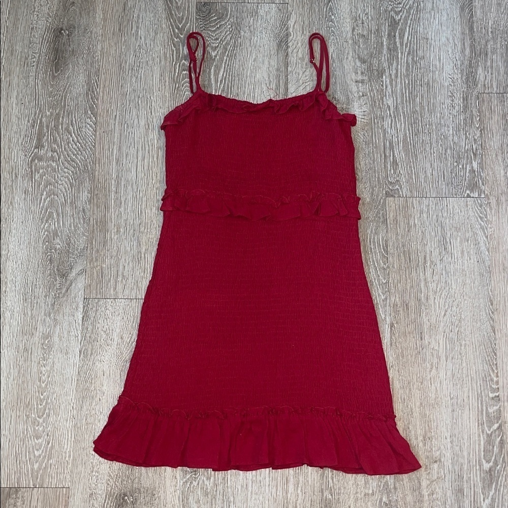 Red Le Lis Dress ruched seersucker ruffle size medium
In red